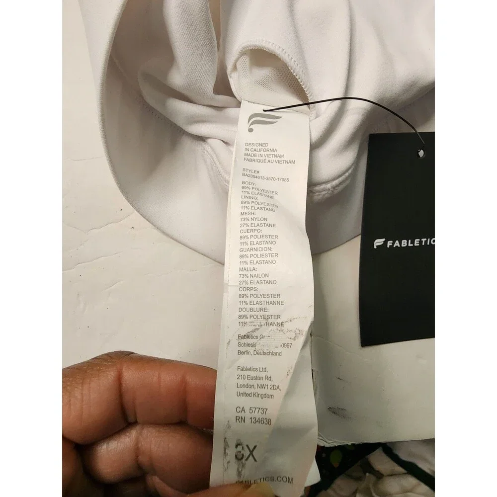 Fabletics Oasis Twist Front Medium Impact Sports Bra Womens 3X White